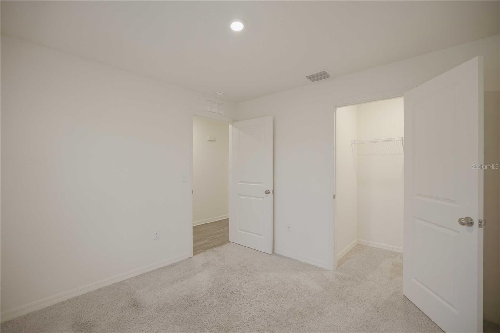 SILVER SPRINGS SHORES - Residential