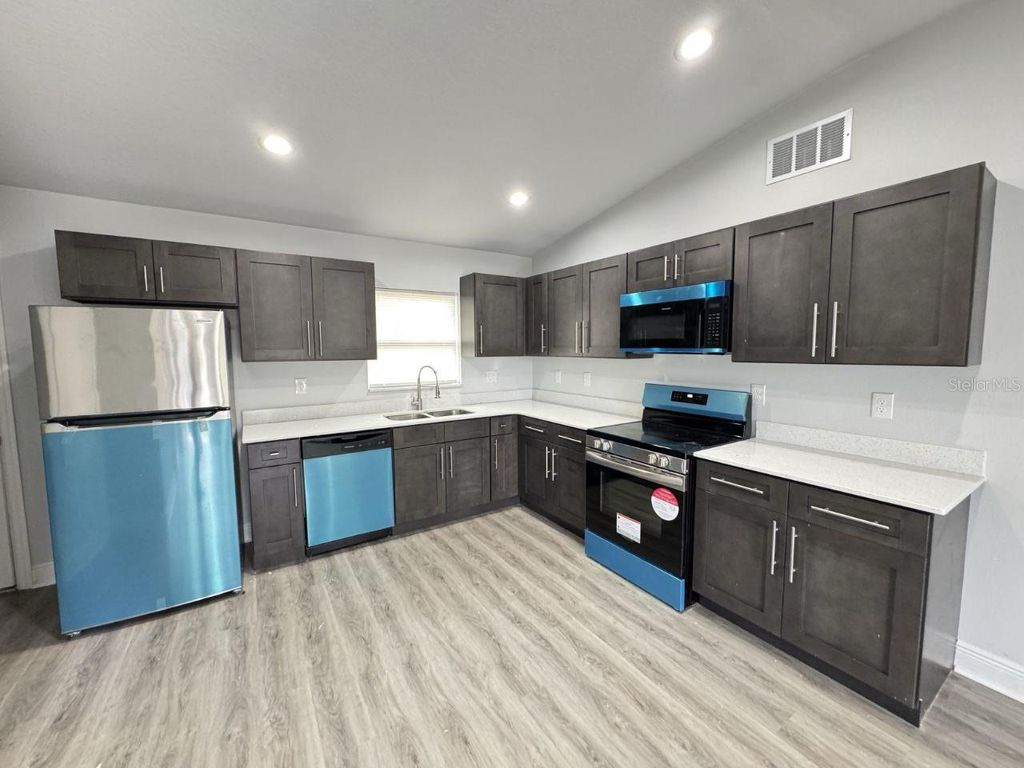 Photo of 399 Quentin Avenue NW, Winter Haven, FL 33881 (MLS # S5143100)