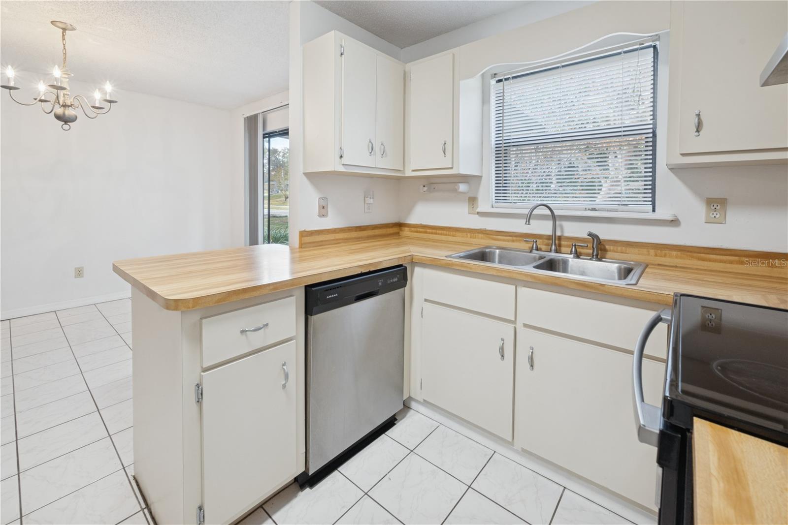 OAKBROOK VILLAGE - Residential