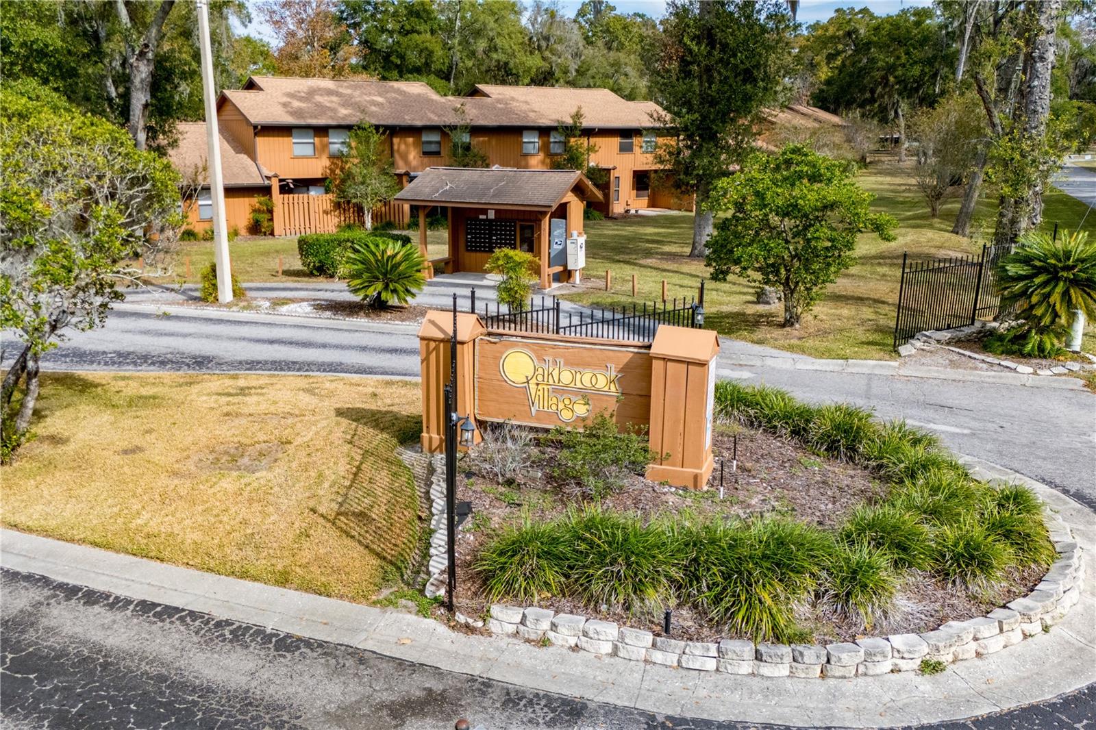 OAKBROOK VILLAGE - Residential