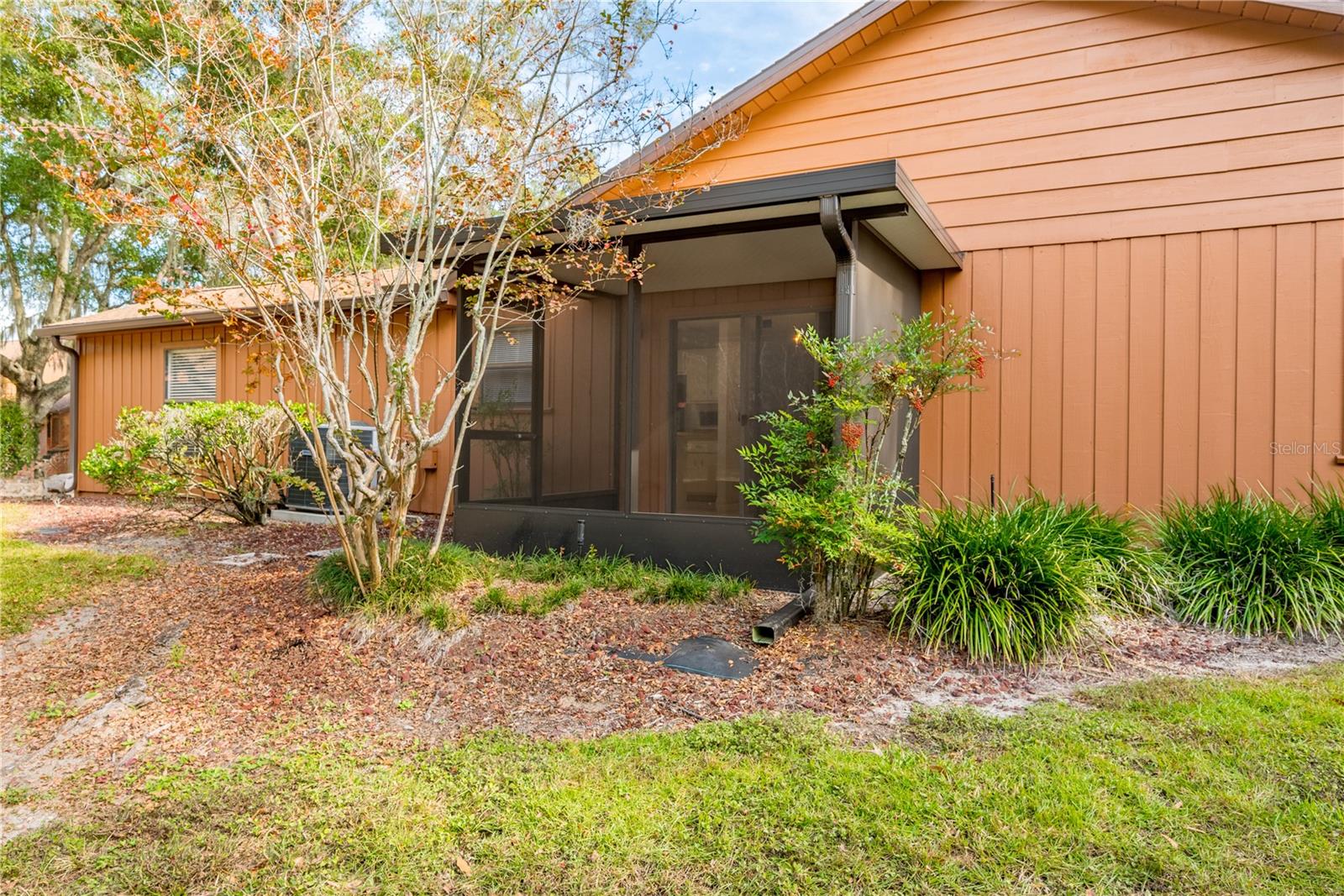 OAKBROOK VILLAGE - Residential