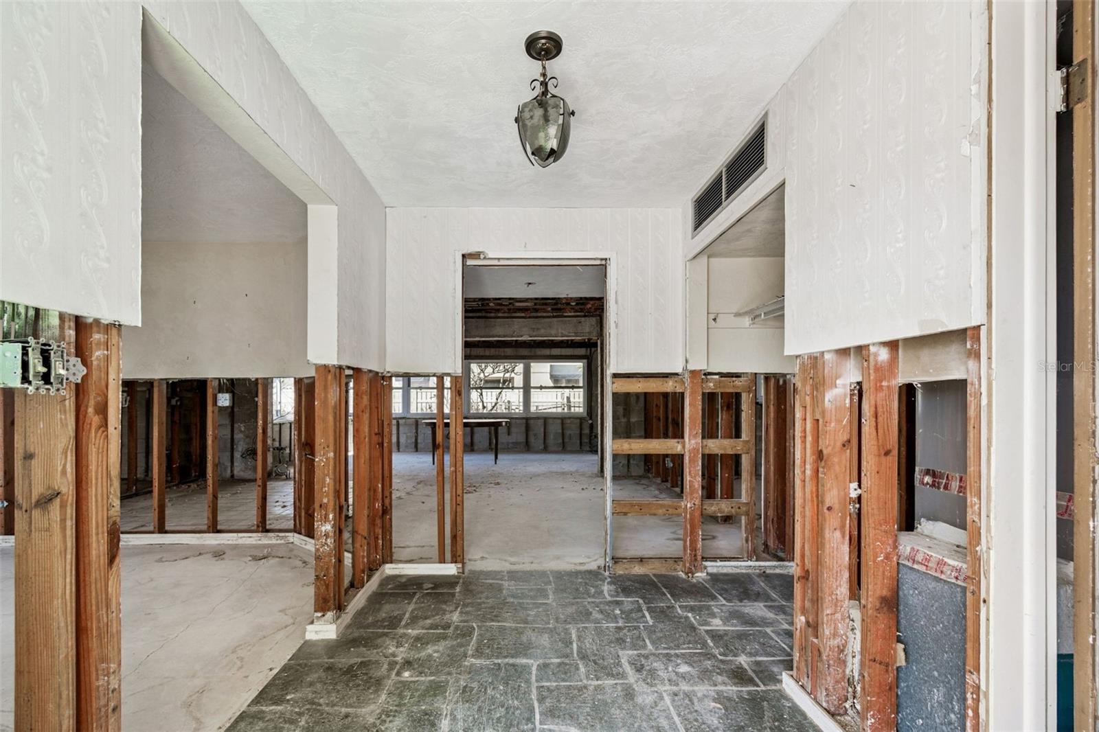 THREE PALMS POINT - Residential