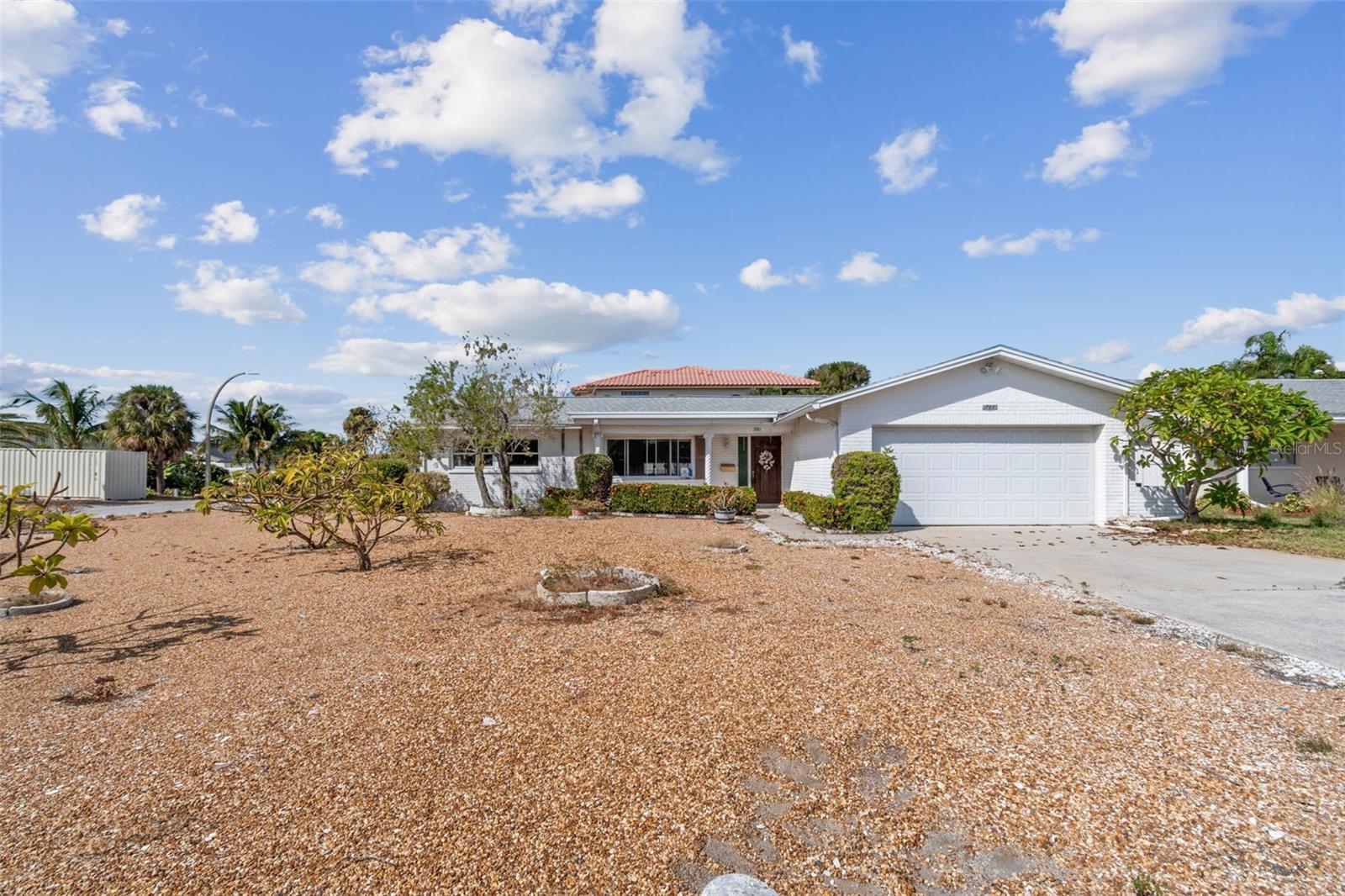 THREE PALMS POINT - Residential