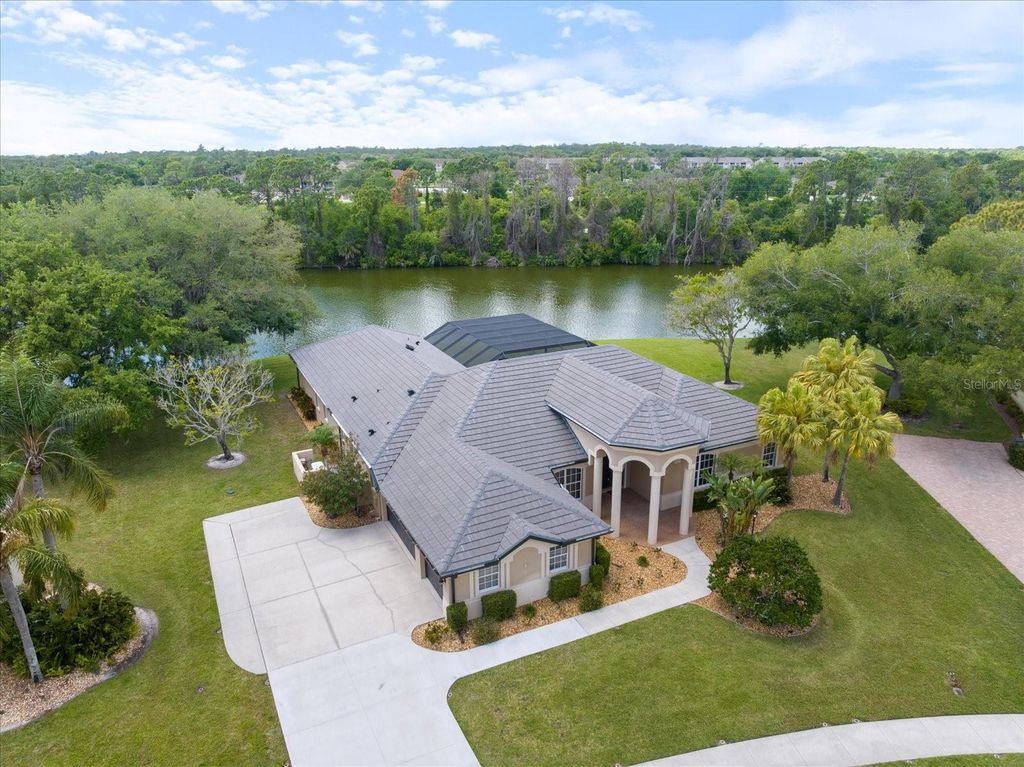 Photo of 8312 Misty Lake Circle, Sarasota, FL 34241 (MLS # A4655373)