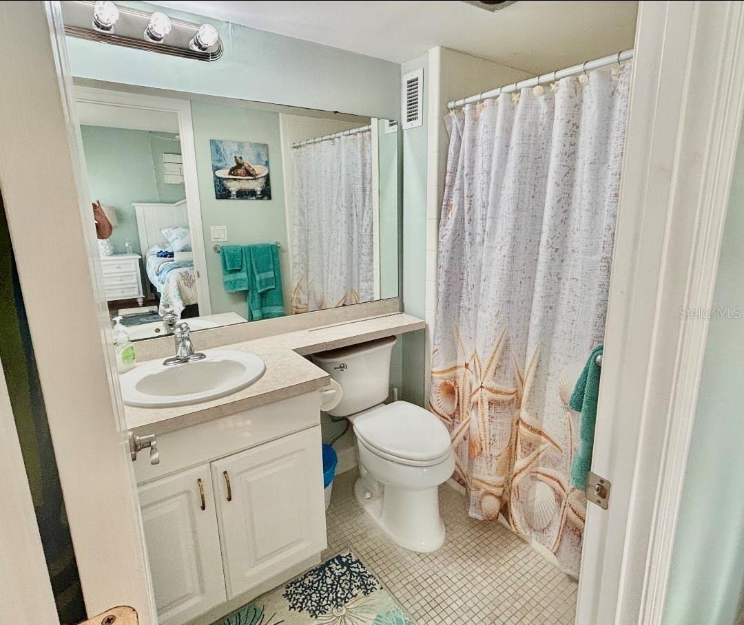 SIESTA HARBOR I - Residential Lease