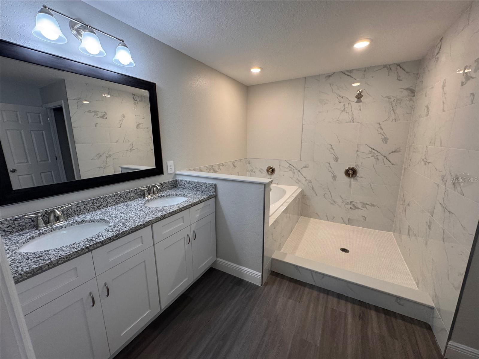 SUN N LAKE - Residential