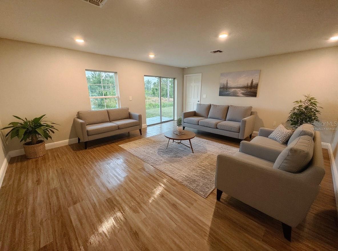 SUN N LAKE - Residential