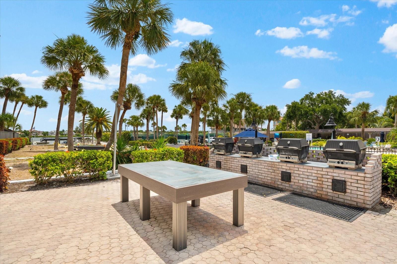 HARBOR TOWERS Y & R - Residential