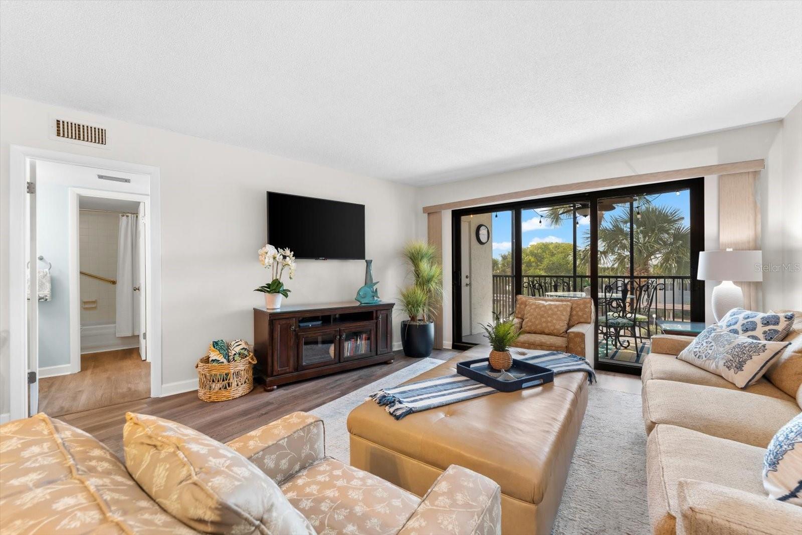 HARBOR TOWERS Y & R - Residential