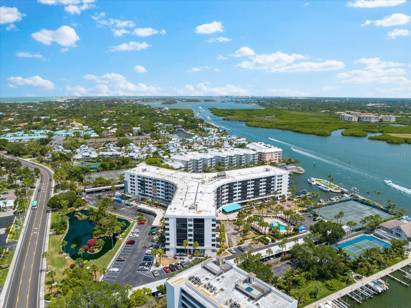 HARBOR TOWERS Y & R - Residential
