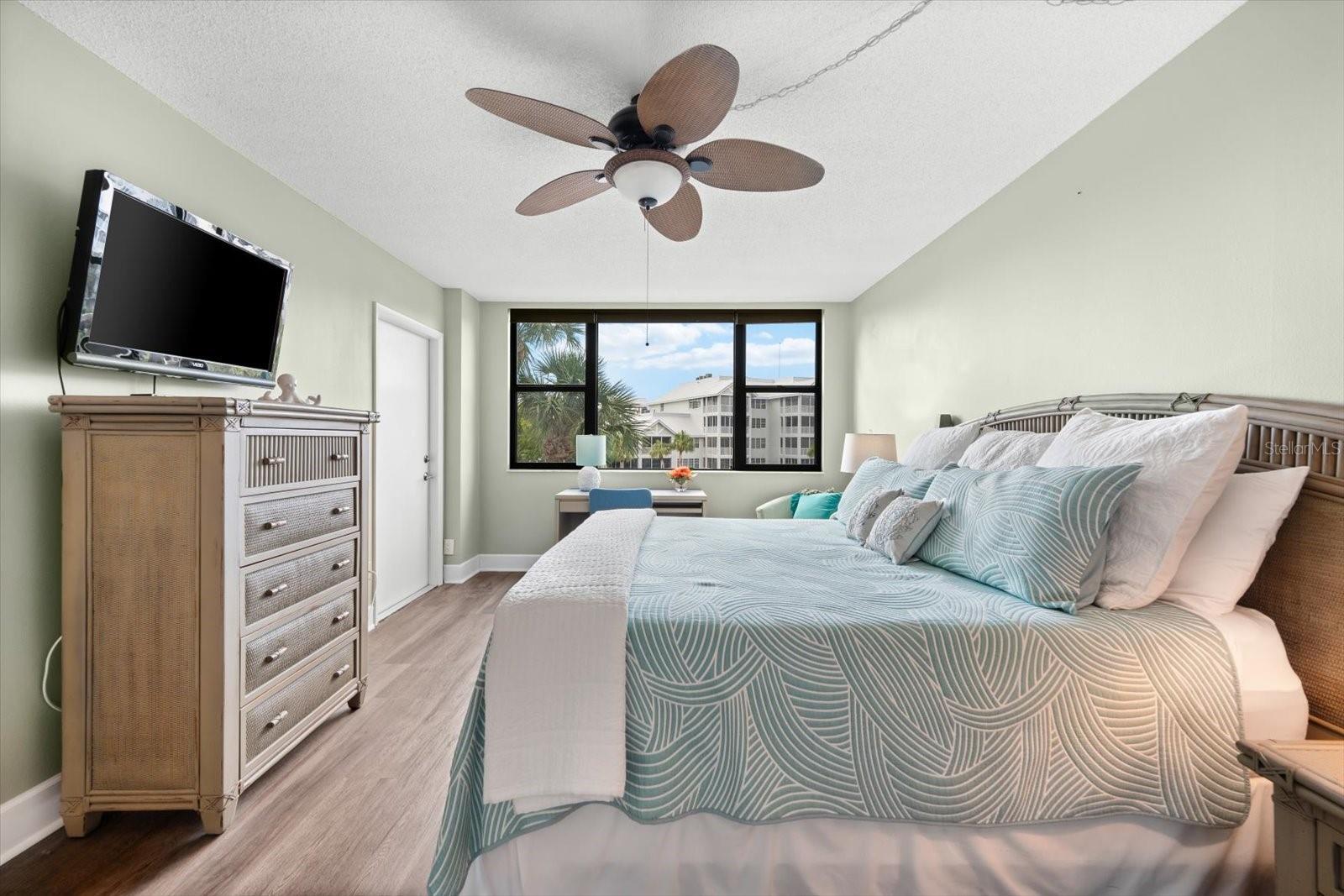HARBOR TOWERS Y & R - Residential