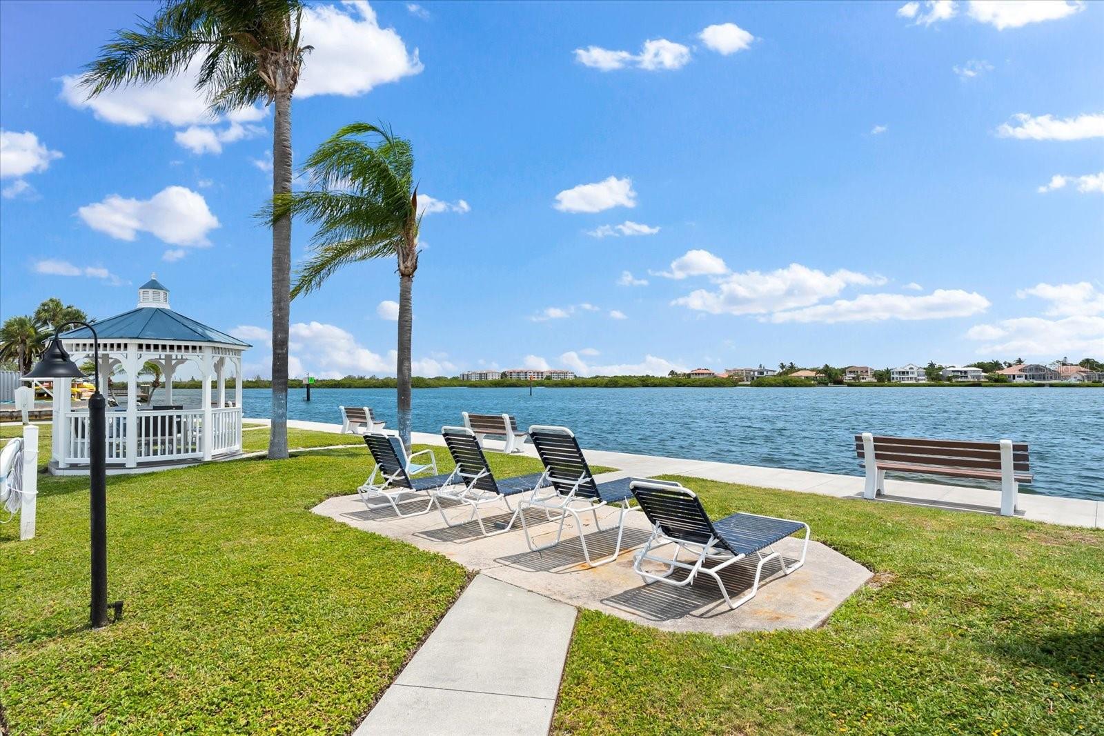 HARBOR TOWERS Y & R - Residential