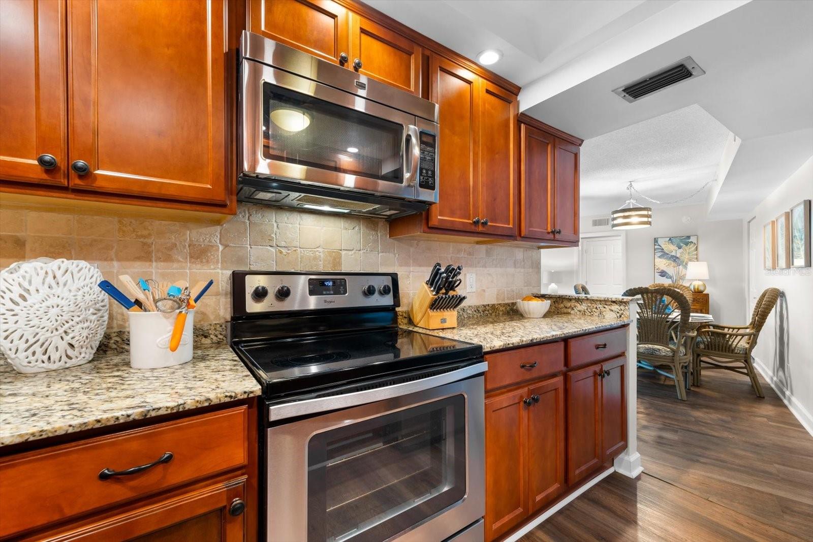 HARBOR TOWERS Y & R - Residential