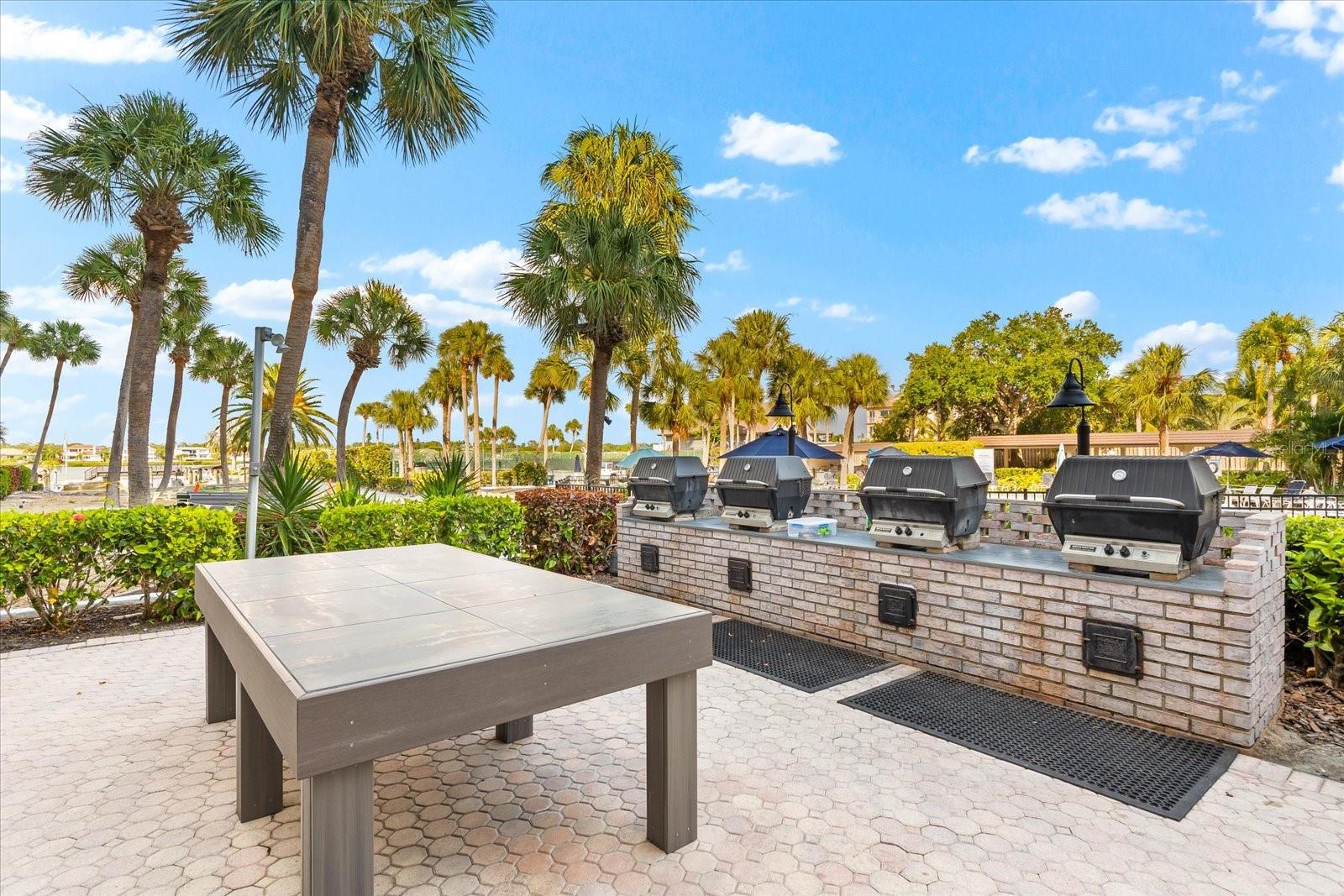 HARBOR TOWERS Y & R - Residential