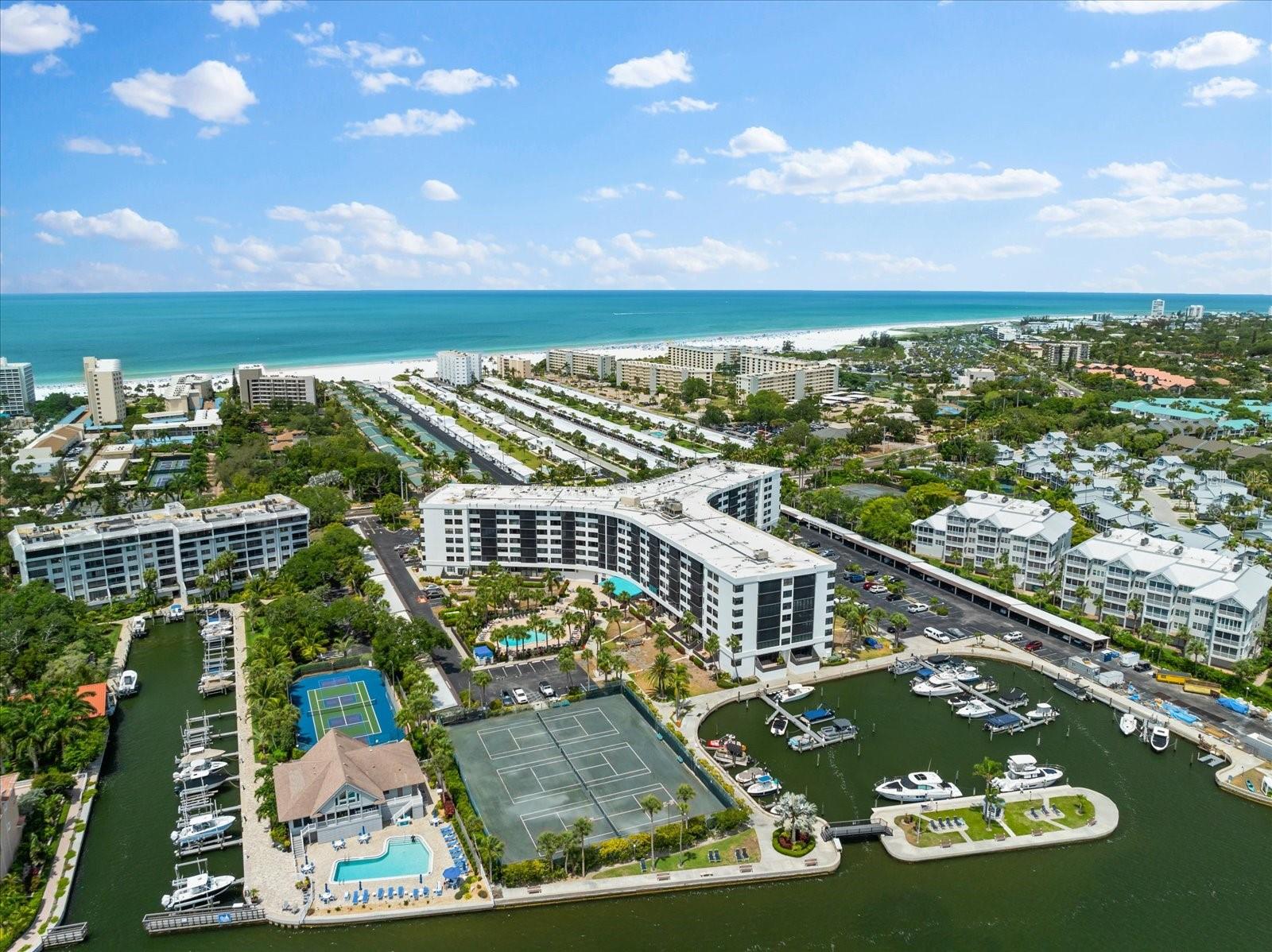 HARBOR TOWERS Y & R - Residential