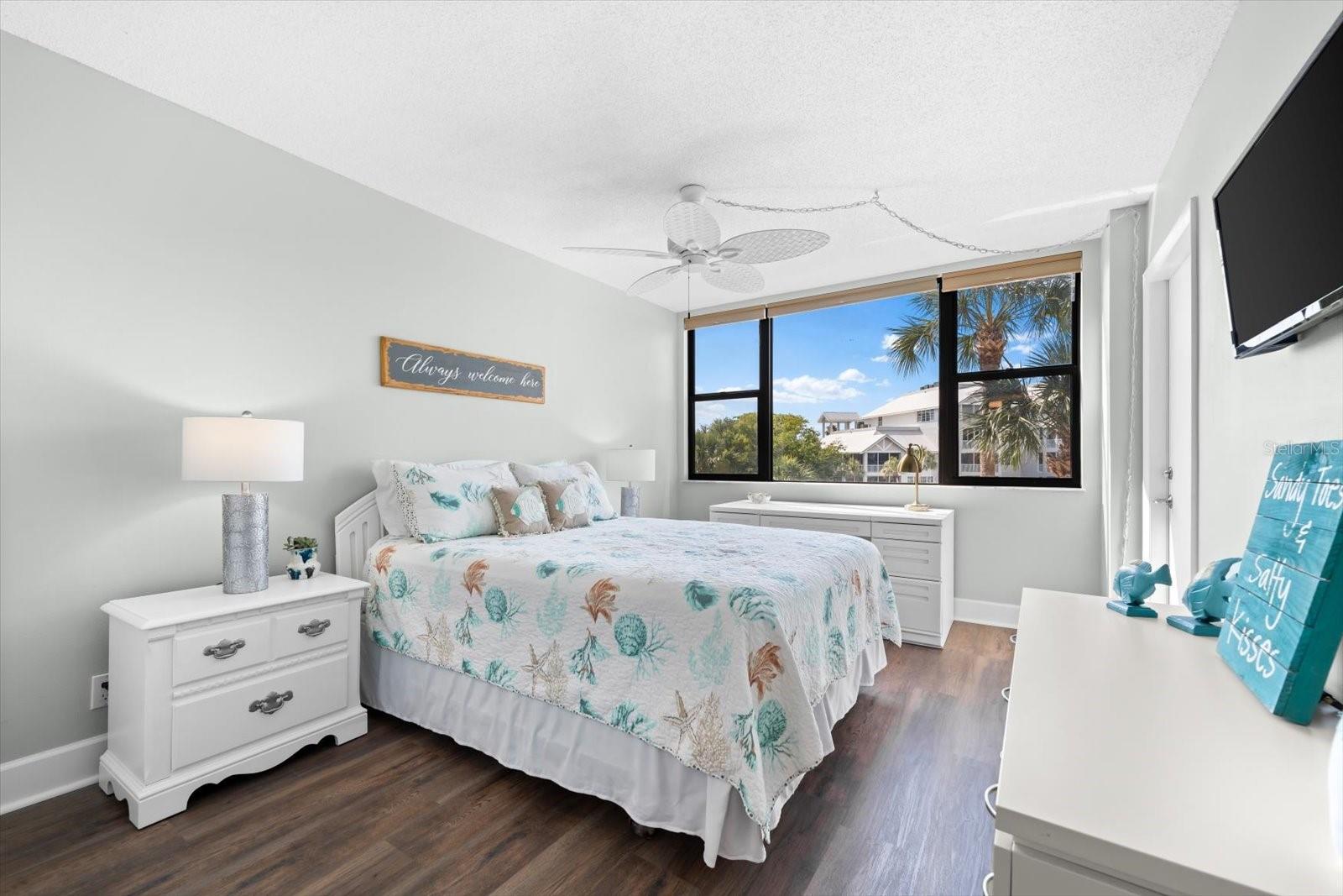 HARBOR TOWERS Y & R - Residential