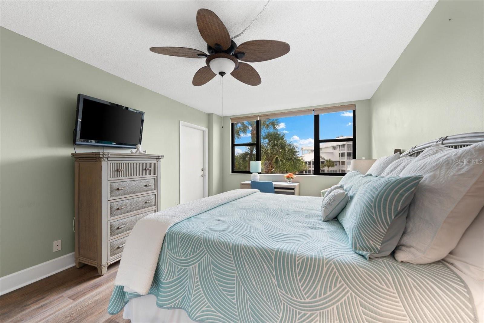 HARBOR TOWERS Y & R - Residential