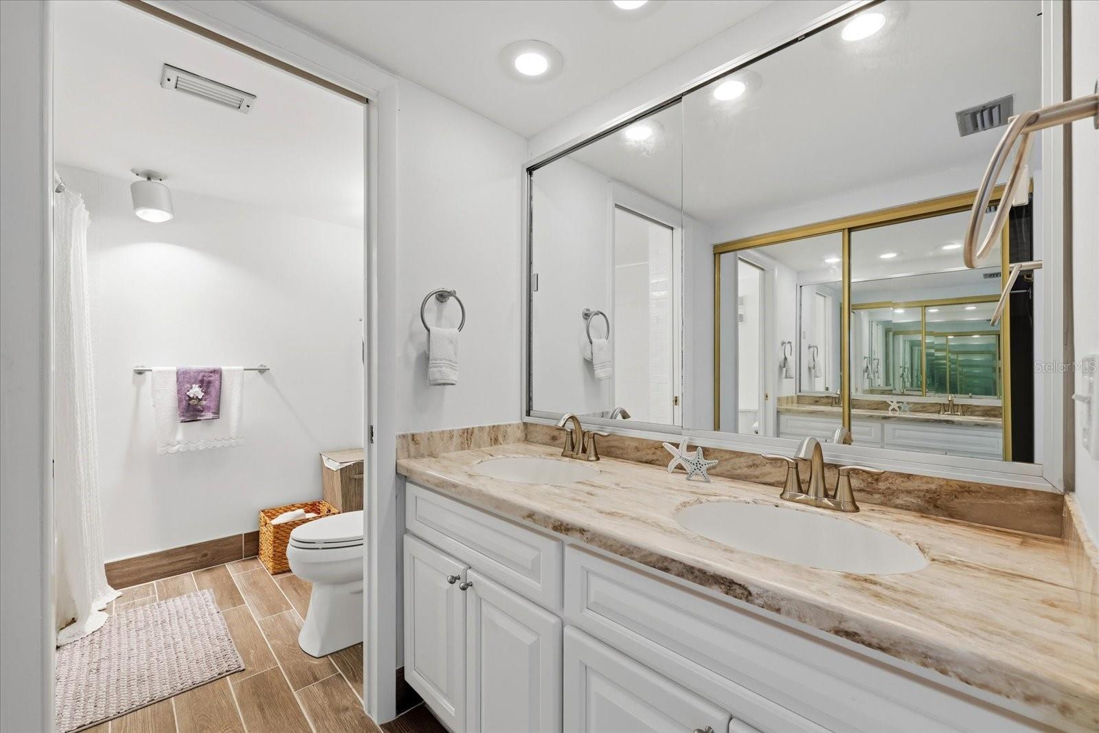 HARBOUR THE CONDO - Residential