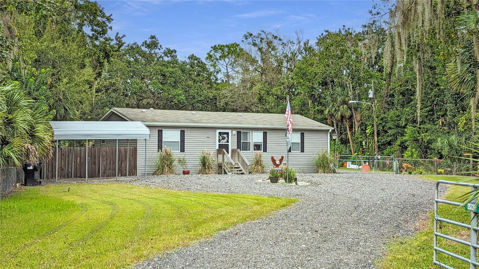 CHRISTMAS PARK 1ST ADD - Land