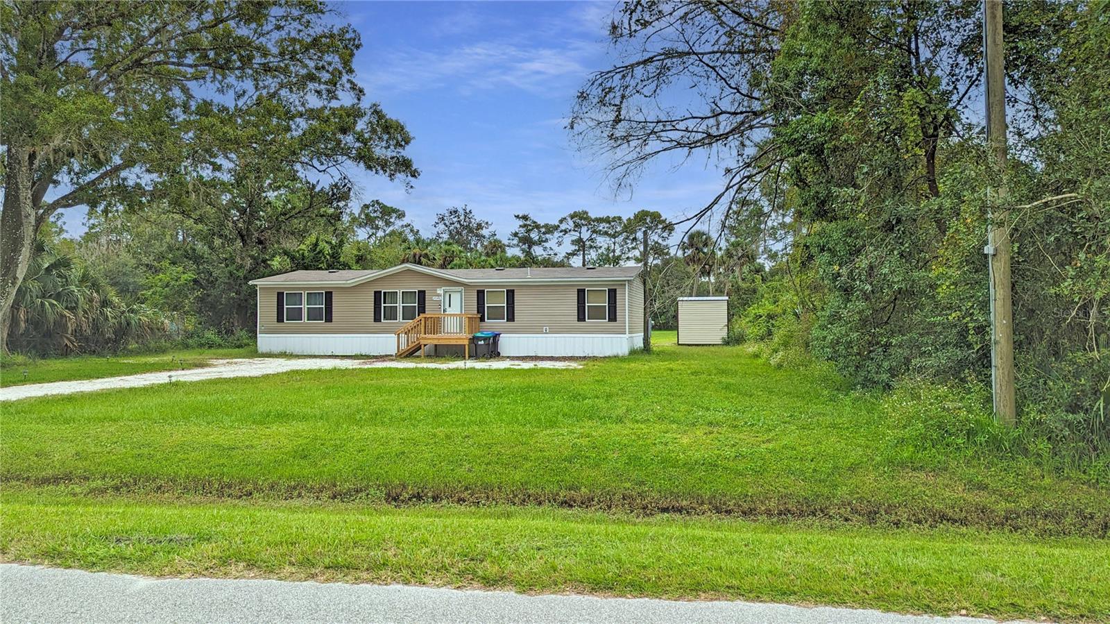 CHRISTMAS PARK 1ST ADD - Land