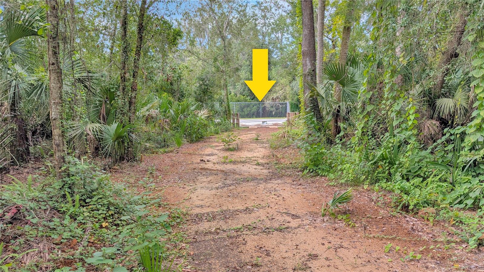 CHRISTMAS PARK 1ST ADD - Land