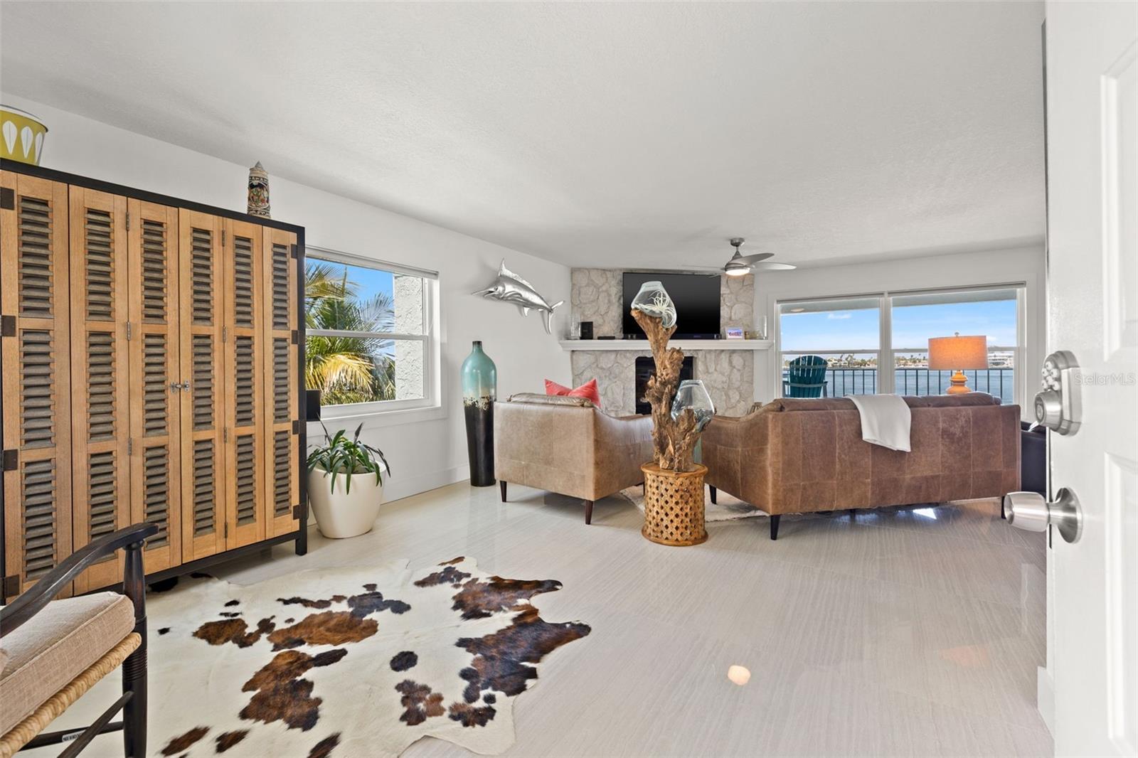 380 8TH AVENUE N 4