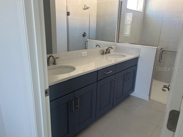 ON TOP OF THE WORLD - Residential Lease