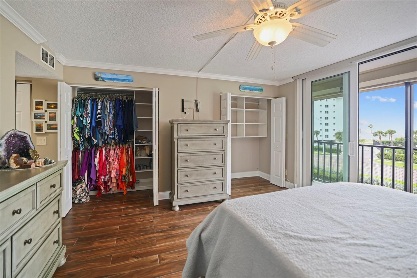 THE HARBOUR CONDO - Residential