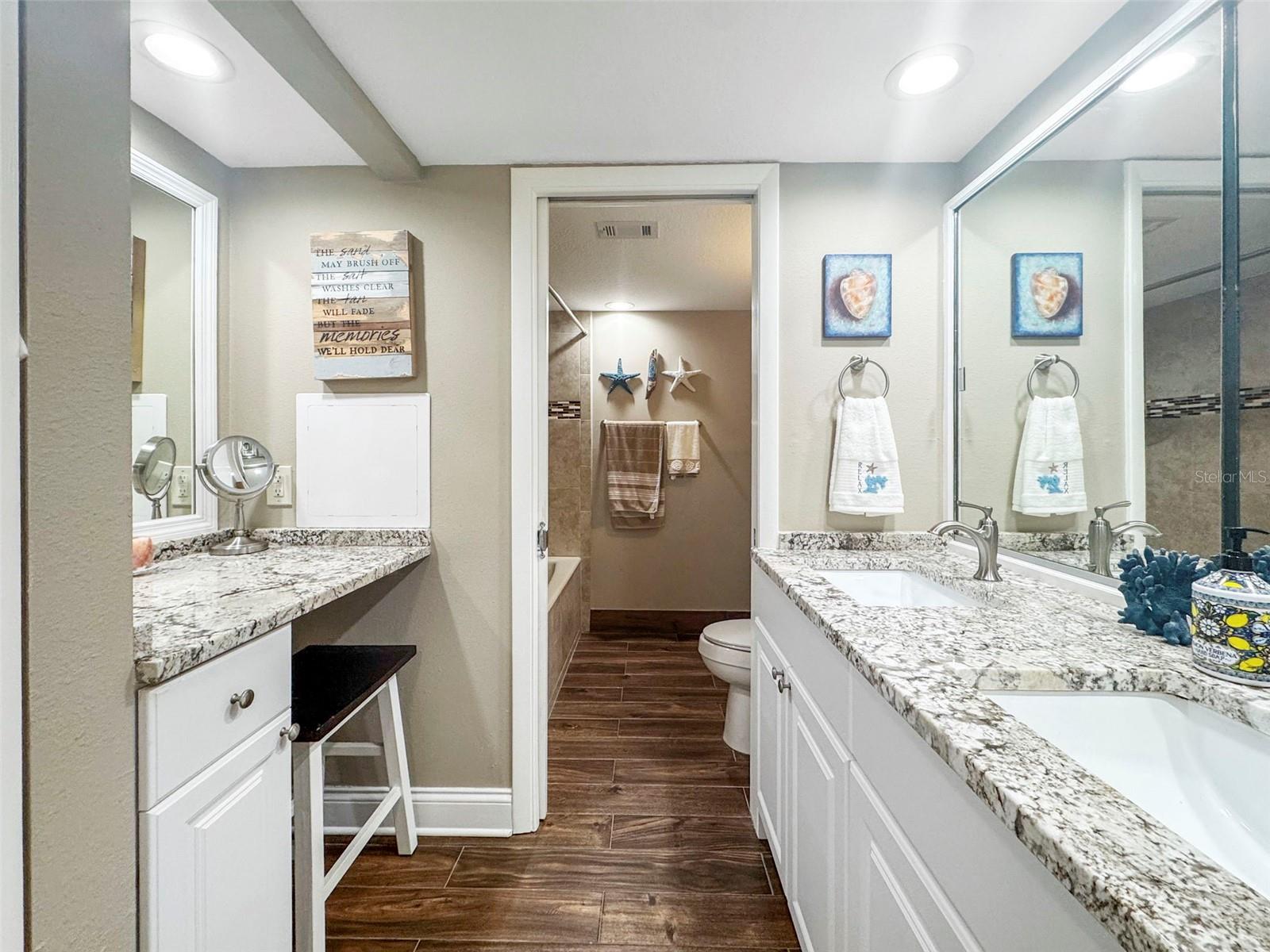 THE HARBOUR CONDO - Residential