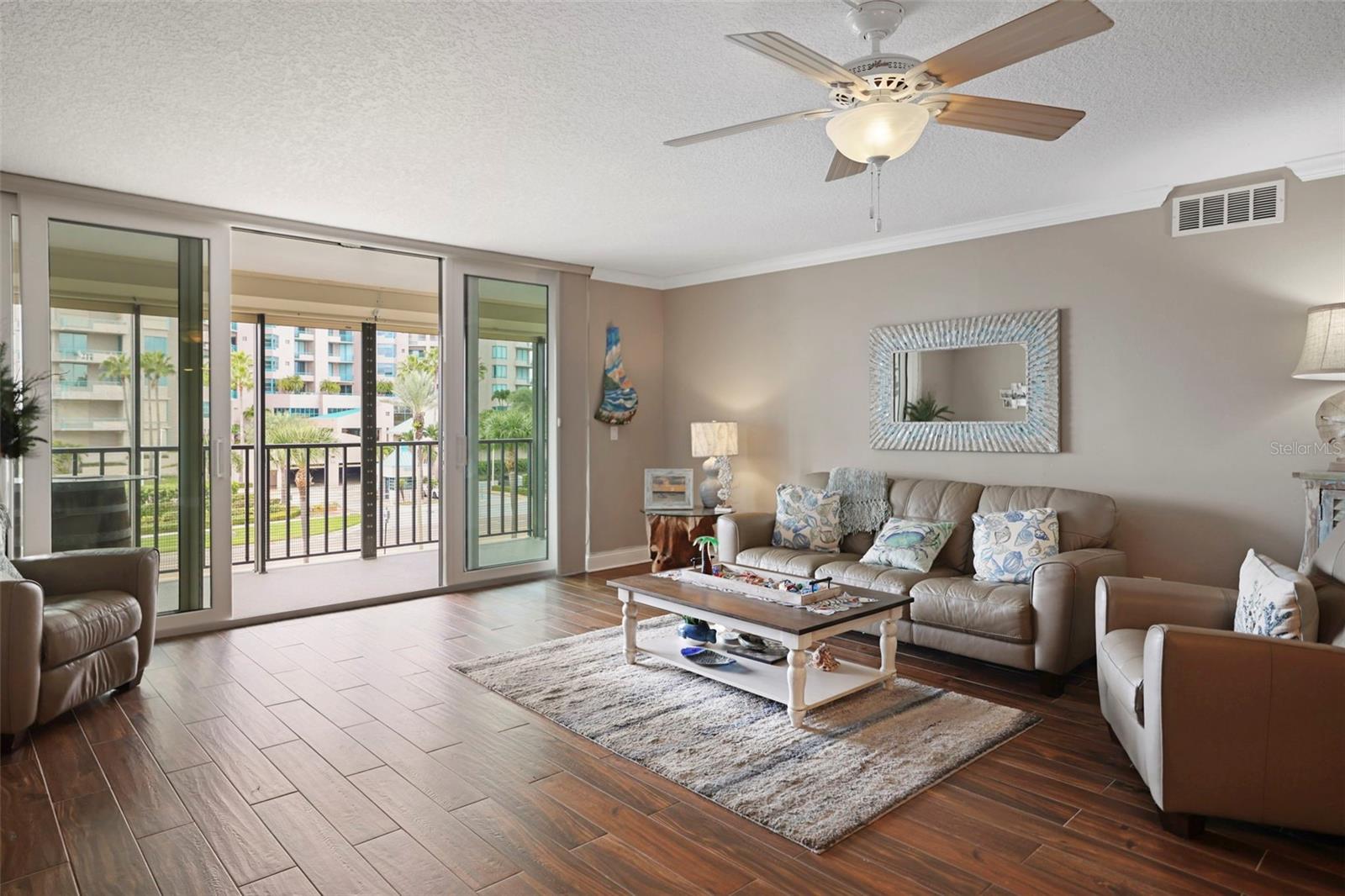 THE HARBOUR CONDO - Residential