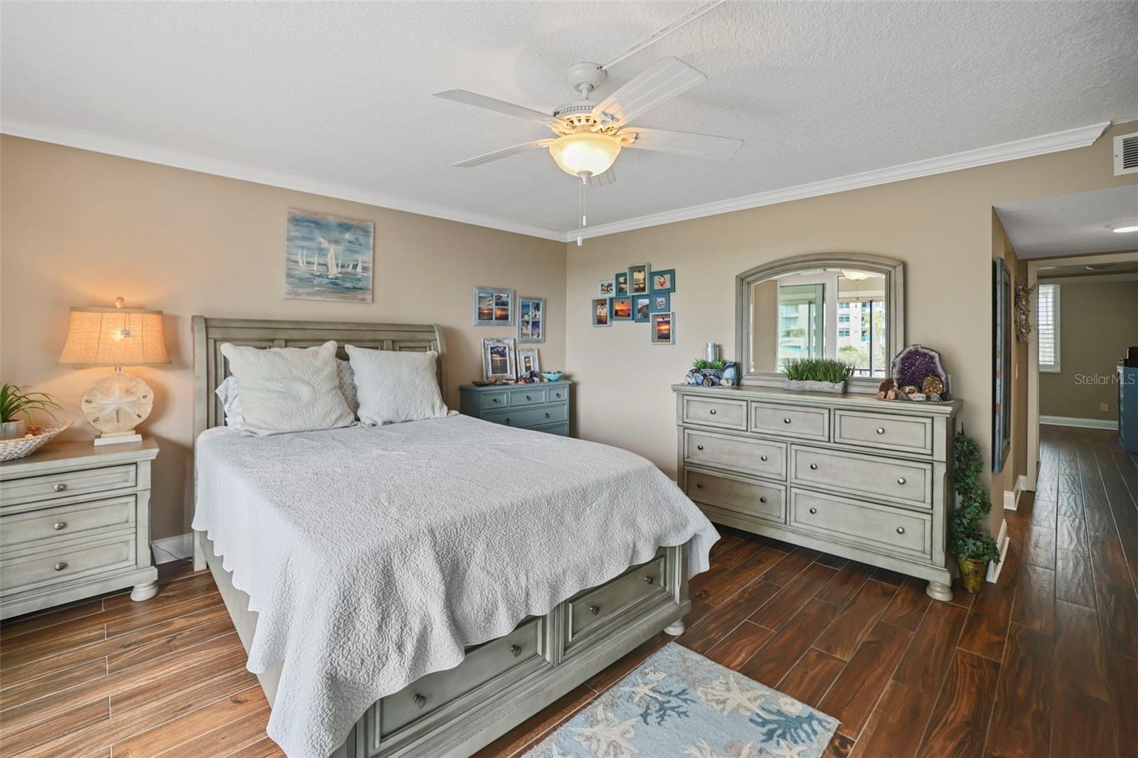 THE HARBOUR CONDO - Residential