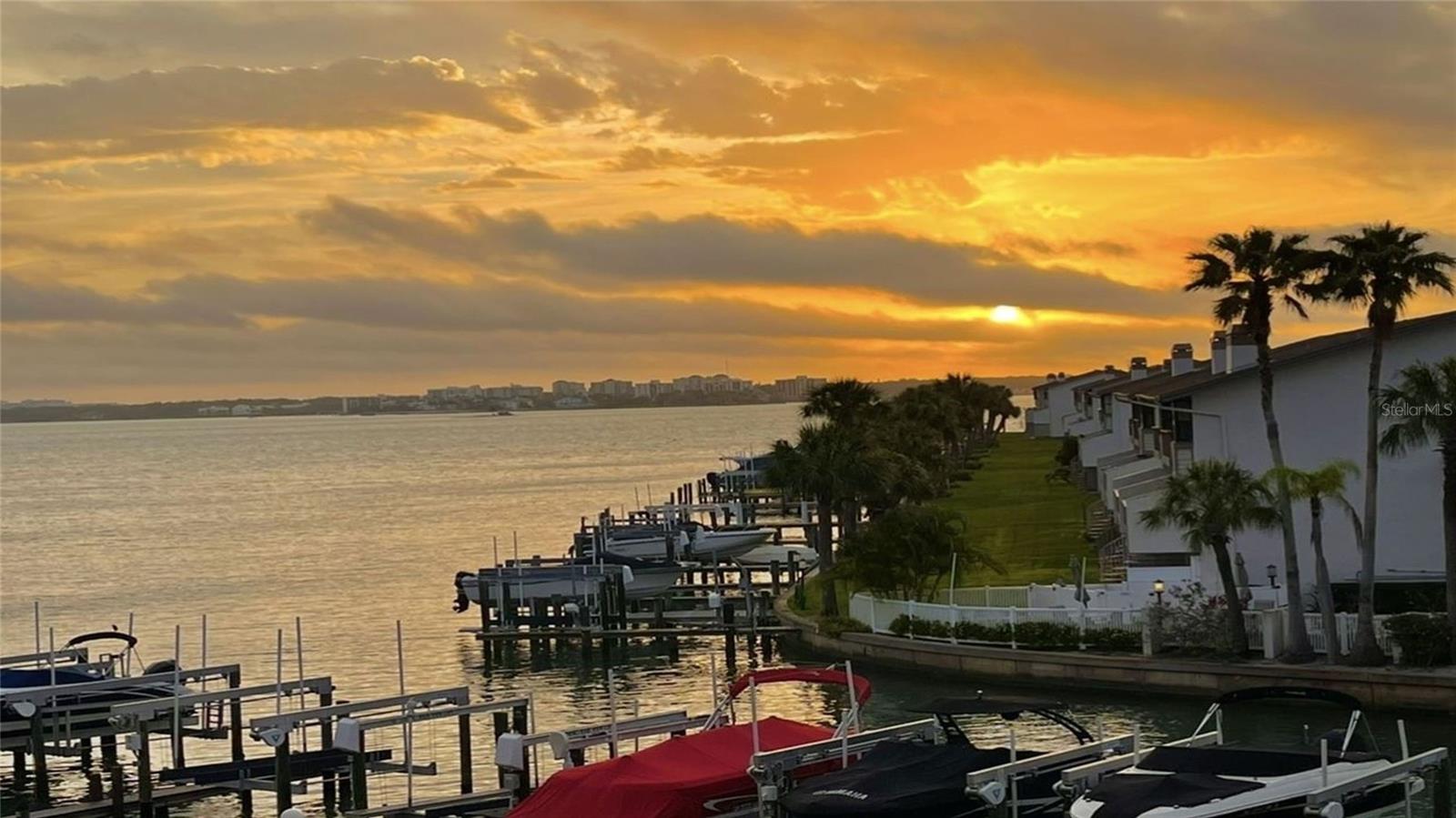 THE HARBOUR CONDO - Residential