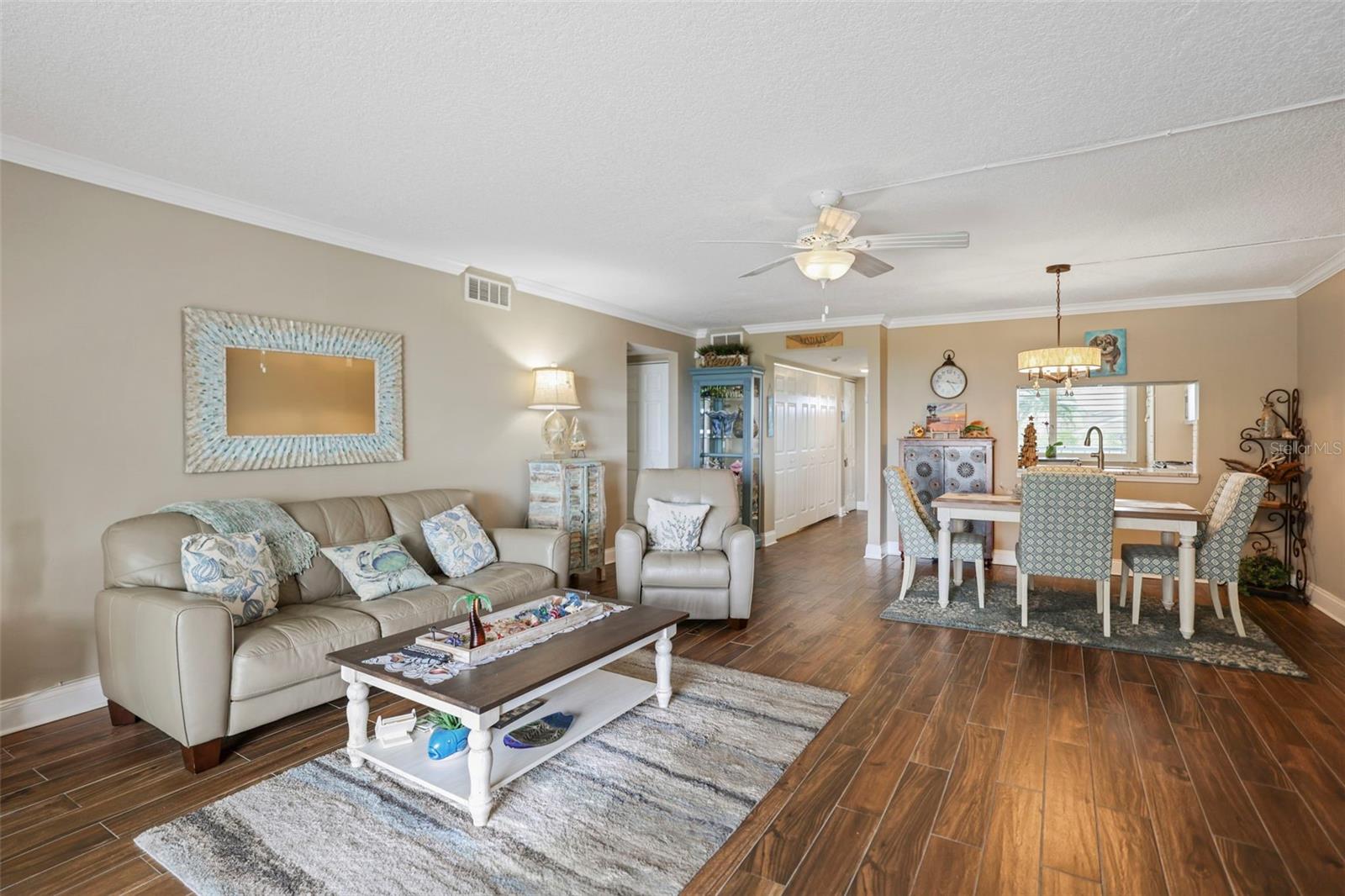 THE HARBOUR CONDO - Residential