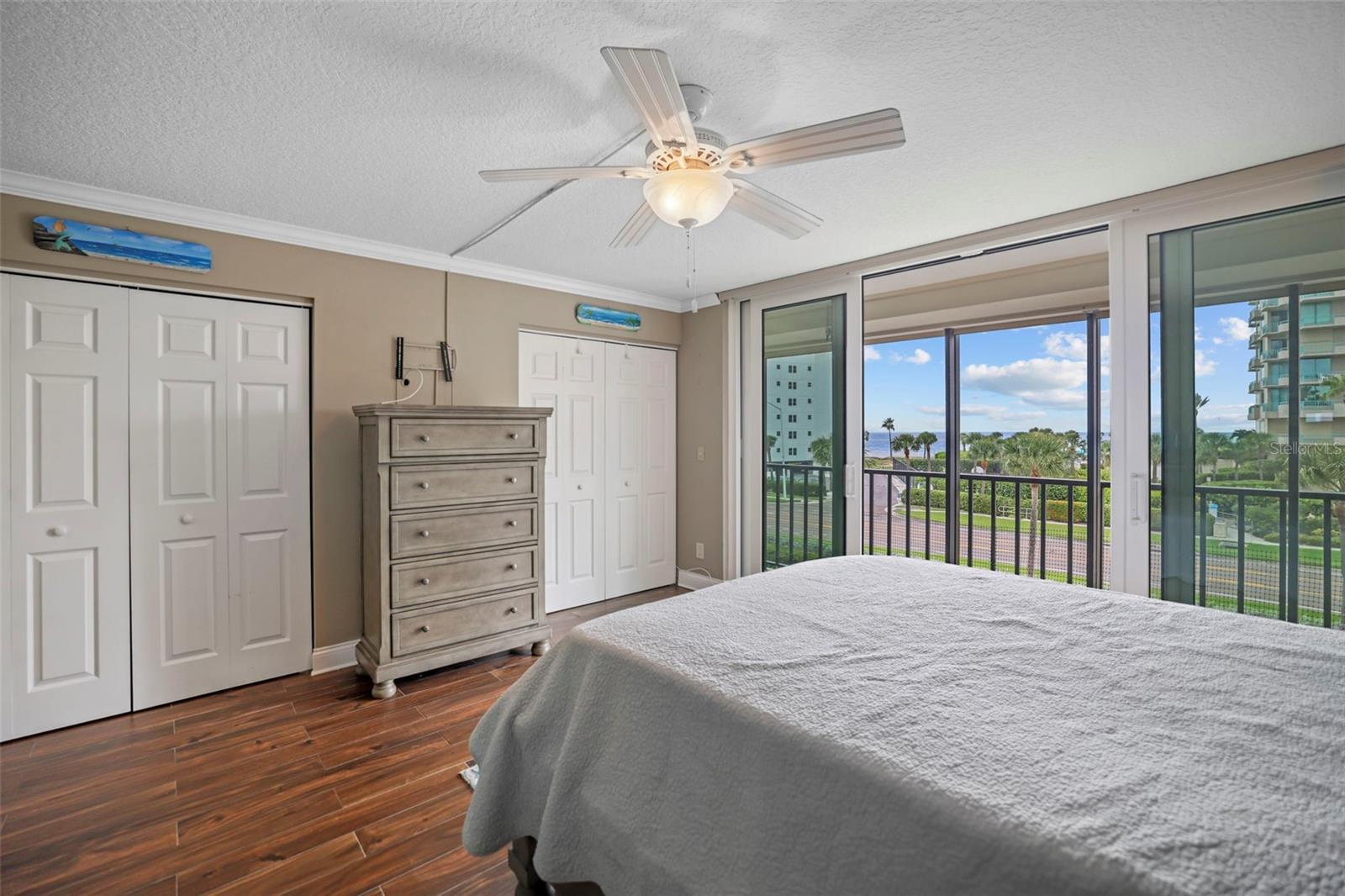 THE HARBOUR CONDO - Residential