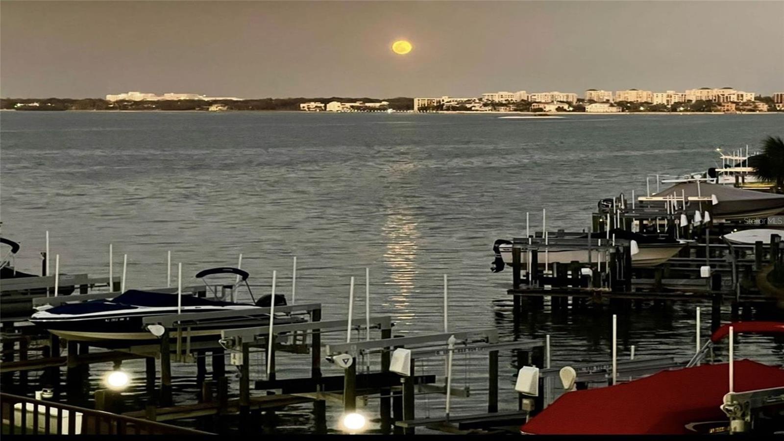 THE HARBOUR CONDO - Residential