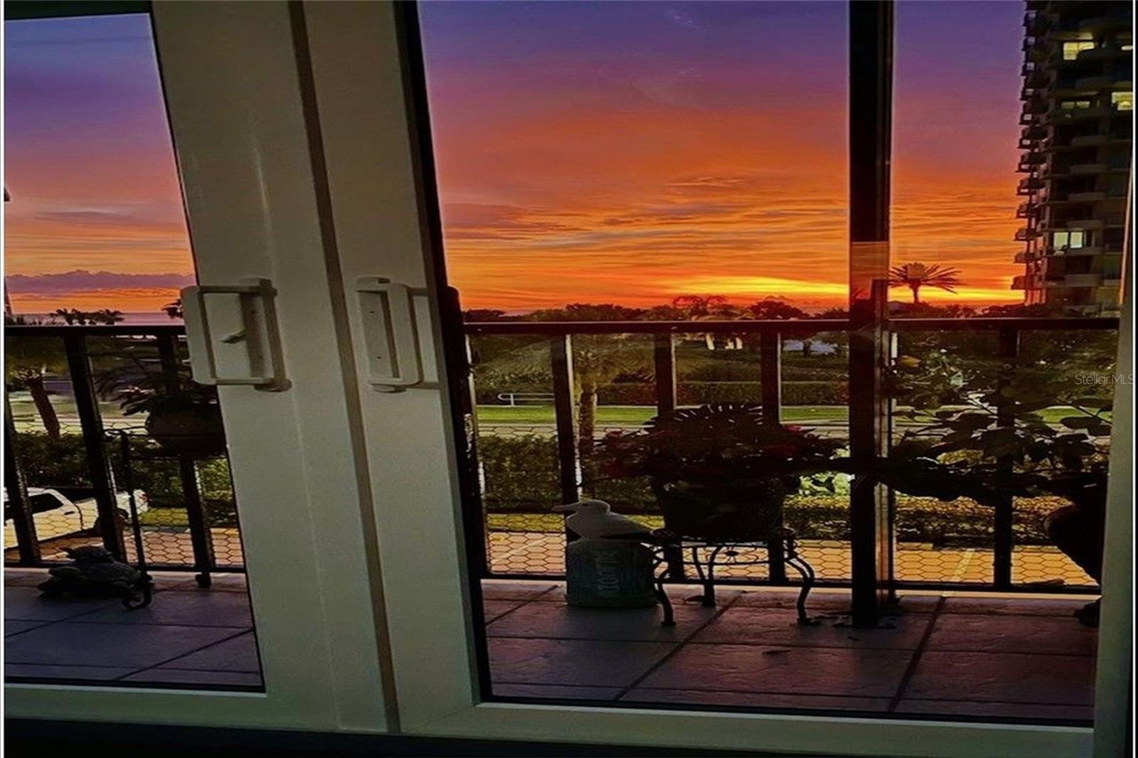 THE HARBOUR CONDO - Residential