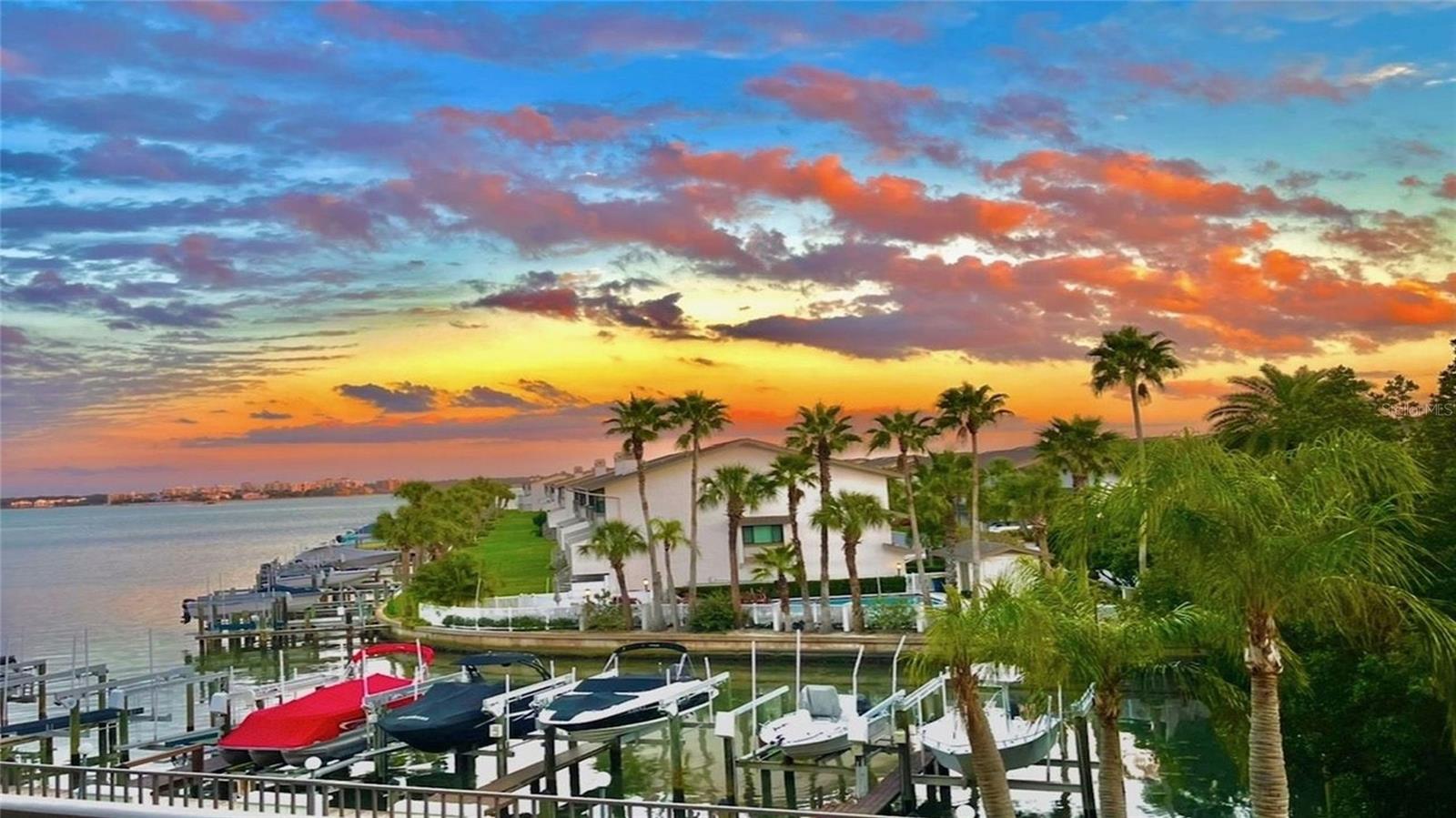 THE HARBOUR CONDO - Residential