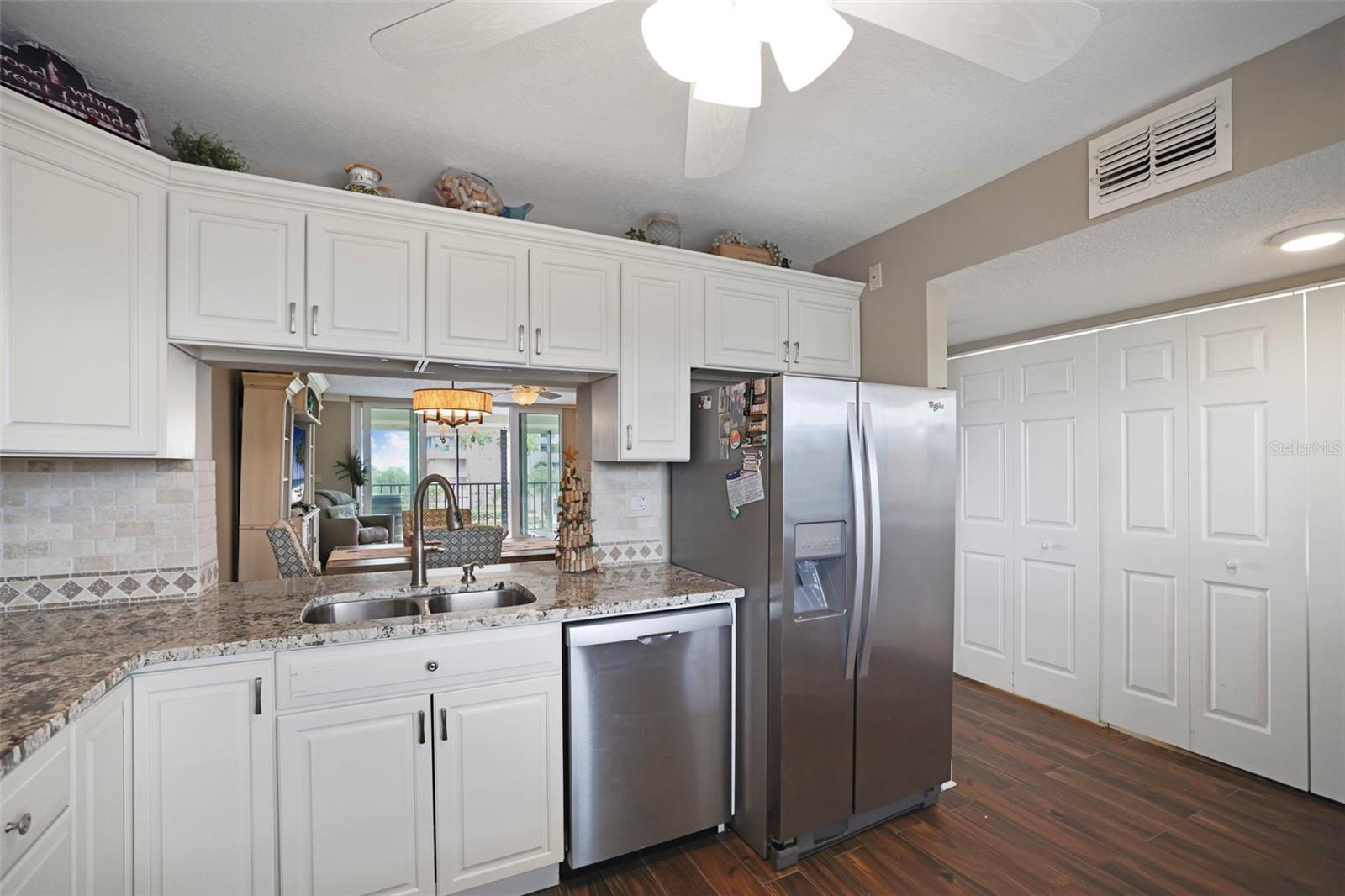 THE HARBOUR CONDO - Residential