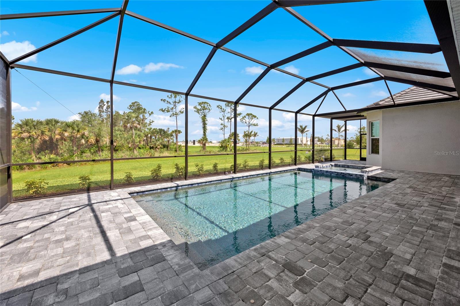 CALUSA COUNTRY CLUB - Residential