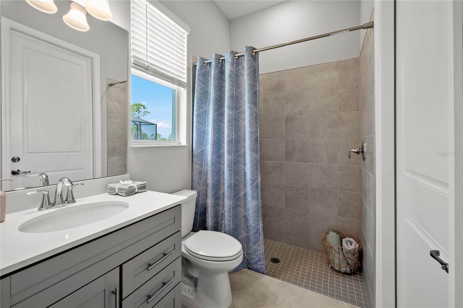 CALUSA COUNTRY CLUB - Residential