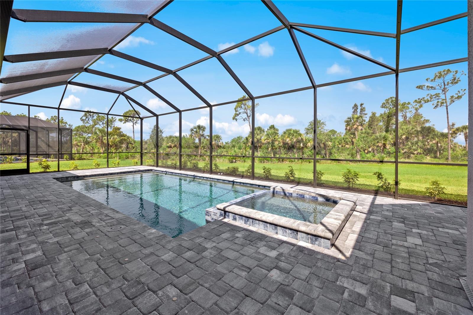 CALUSA COUNTRY CLUB - Residential