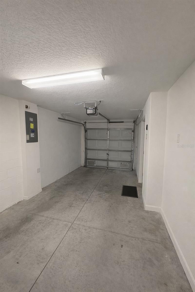 PALM RIVER TWNHMS PH 2 - Residential Lease