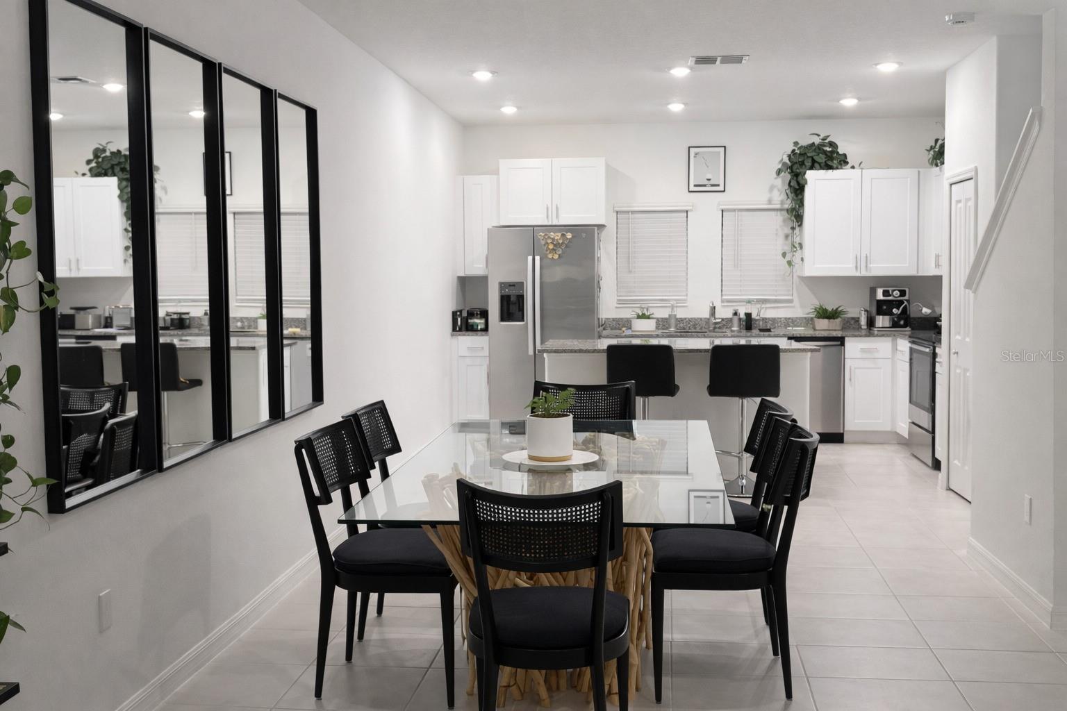 PALM RIVER TWNHMS PH 2 - Residential Lease