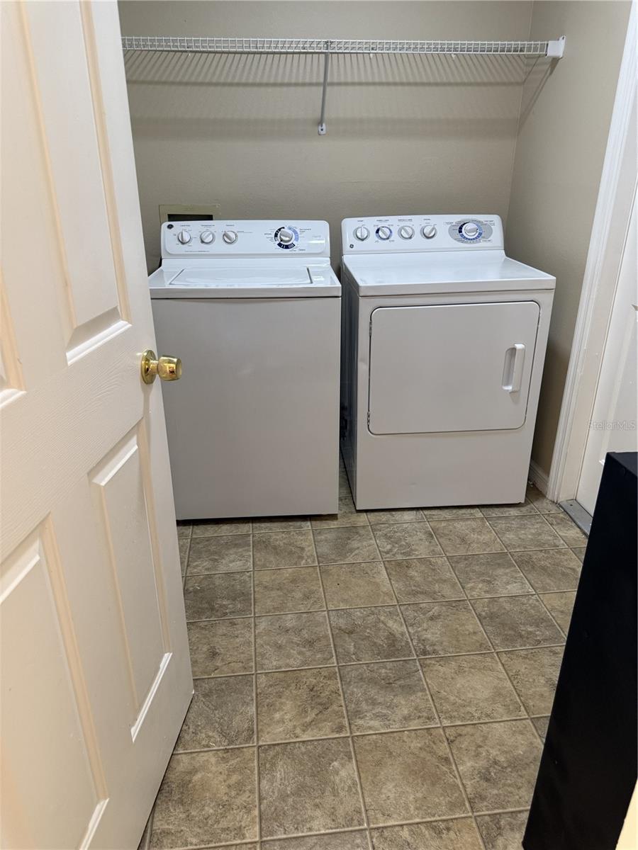 HILLCREST HOME LAKE DAVENPORT 01 - Residential