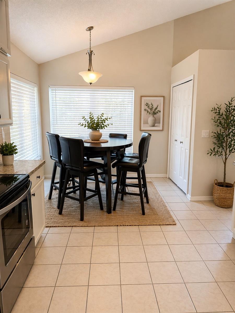 HILLCREST HOME LAKE DAVENPORT 01 - Residential