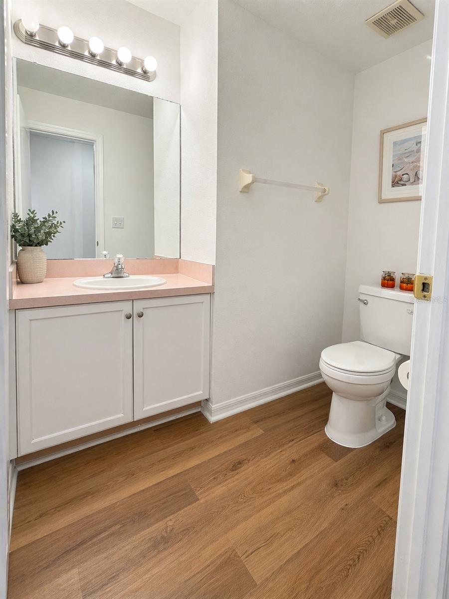 HILLCREST HOME LAKE DAVENPORT 01 - Residential