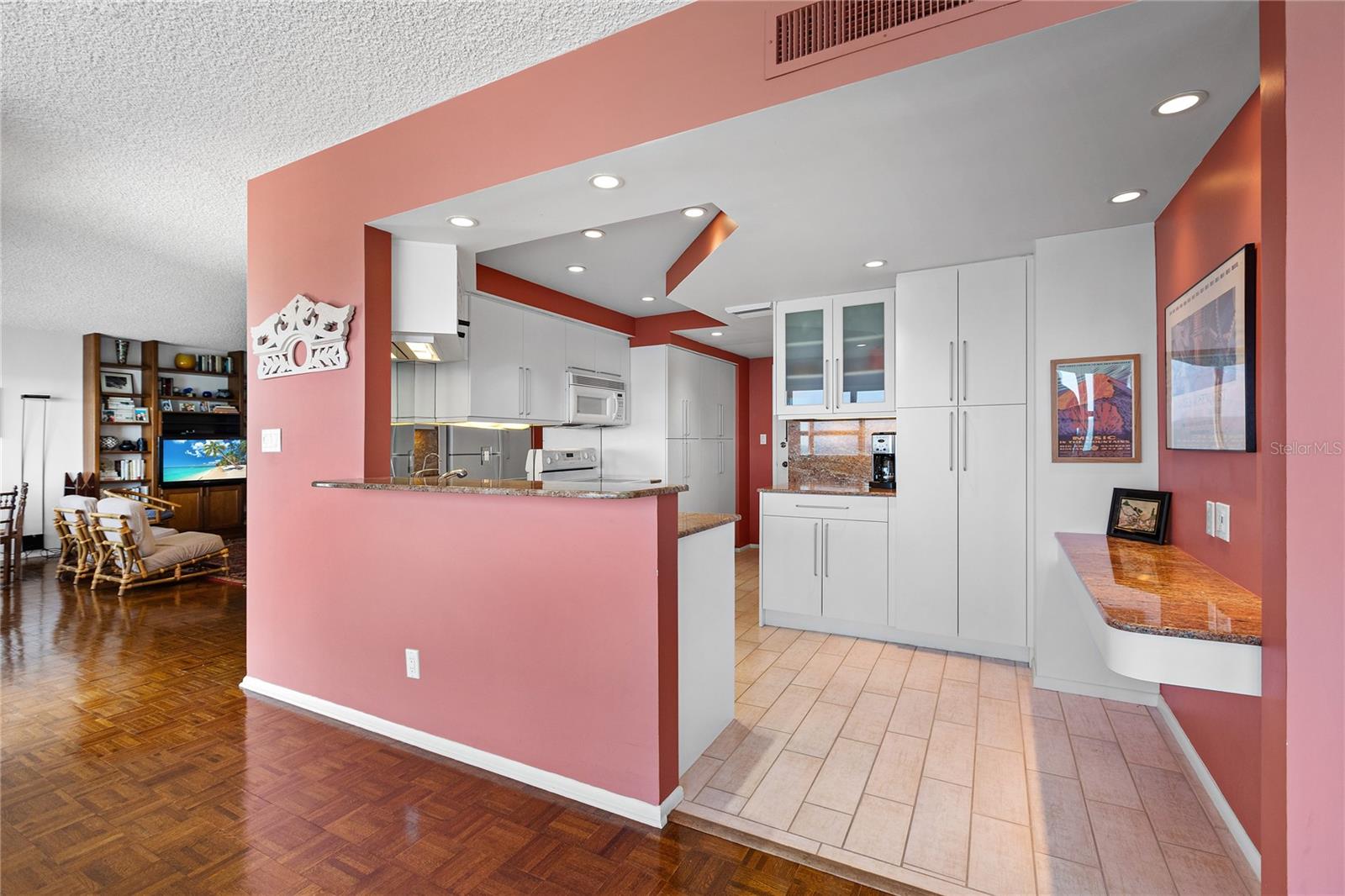 LONGBOAT KEY TOWERS - Residential Lease