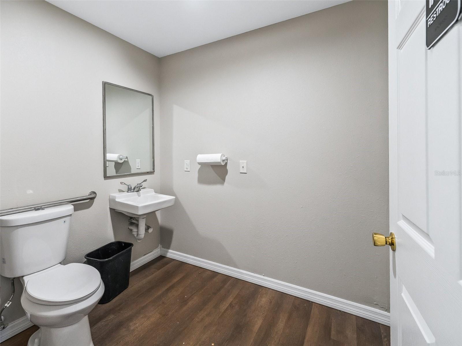 FRUITLAND PARK CASA LOMA - Commercial Sale