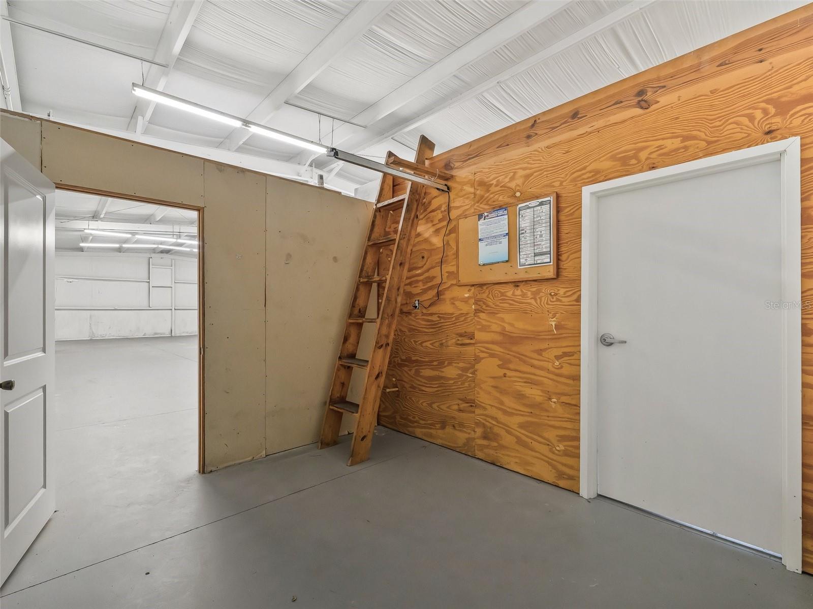 FRUITLAND PARK CASA LOMA - Commercial Sale