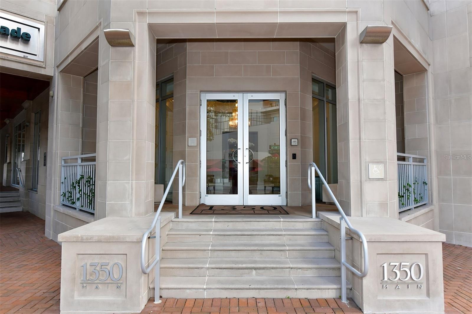 1350 MAIN RESIDENTIAL - Residential Lease